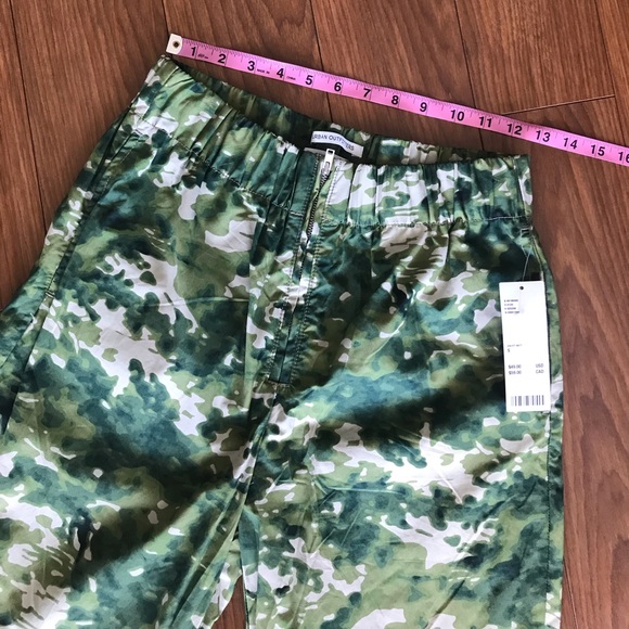 URBAN OUTFITTERS Camo Streetwear Pants Size Small NWT - Picture 6 of 8